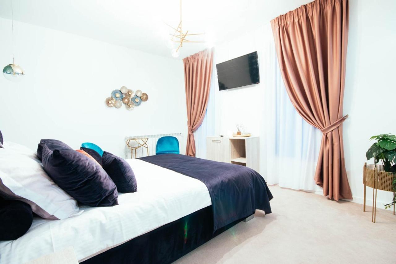 Liane Boutique Hotel Câmpulung Moldovenesc Buitenkant foto