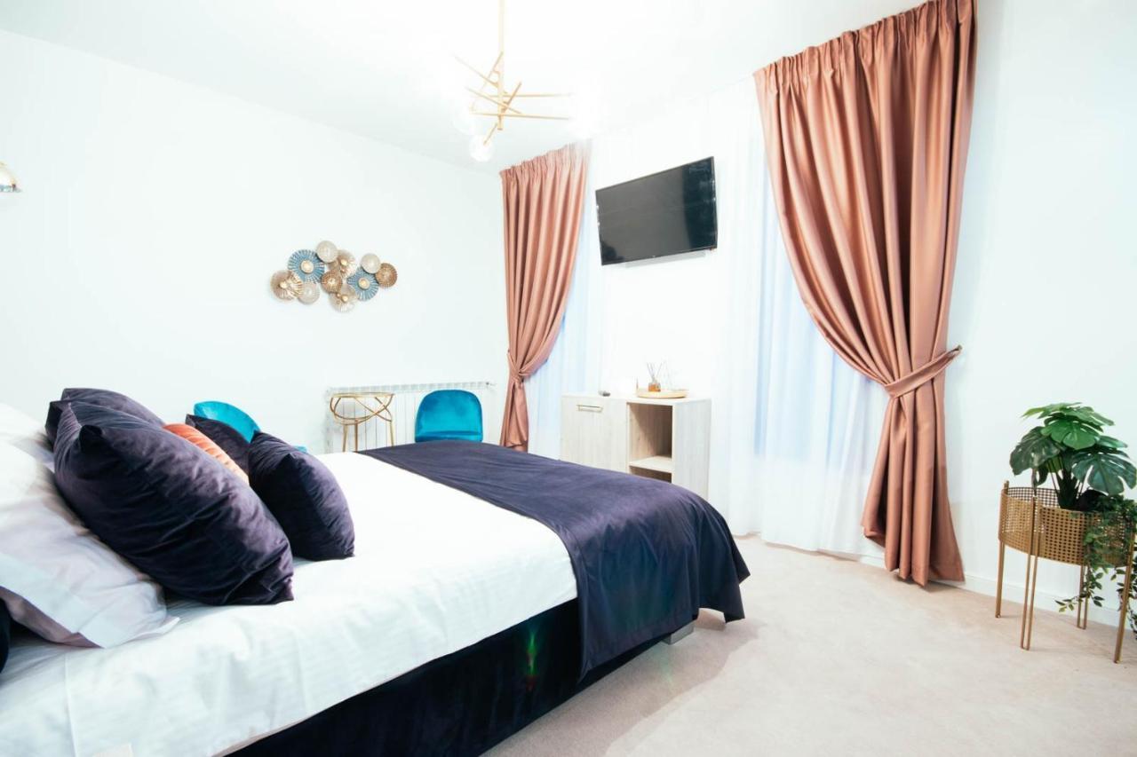 Liane Boutique Hotel Câmpulung Moldovenesc Buitenkant foto